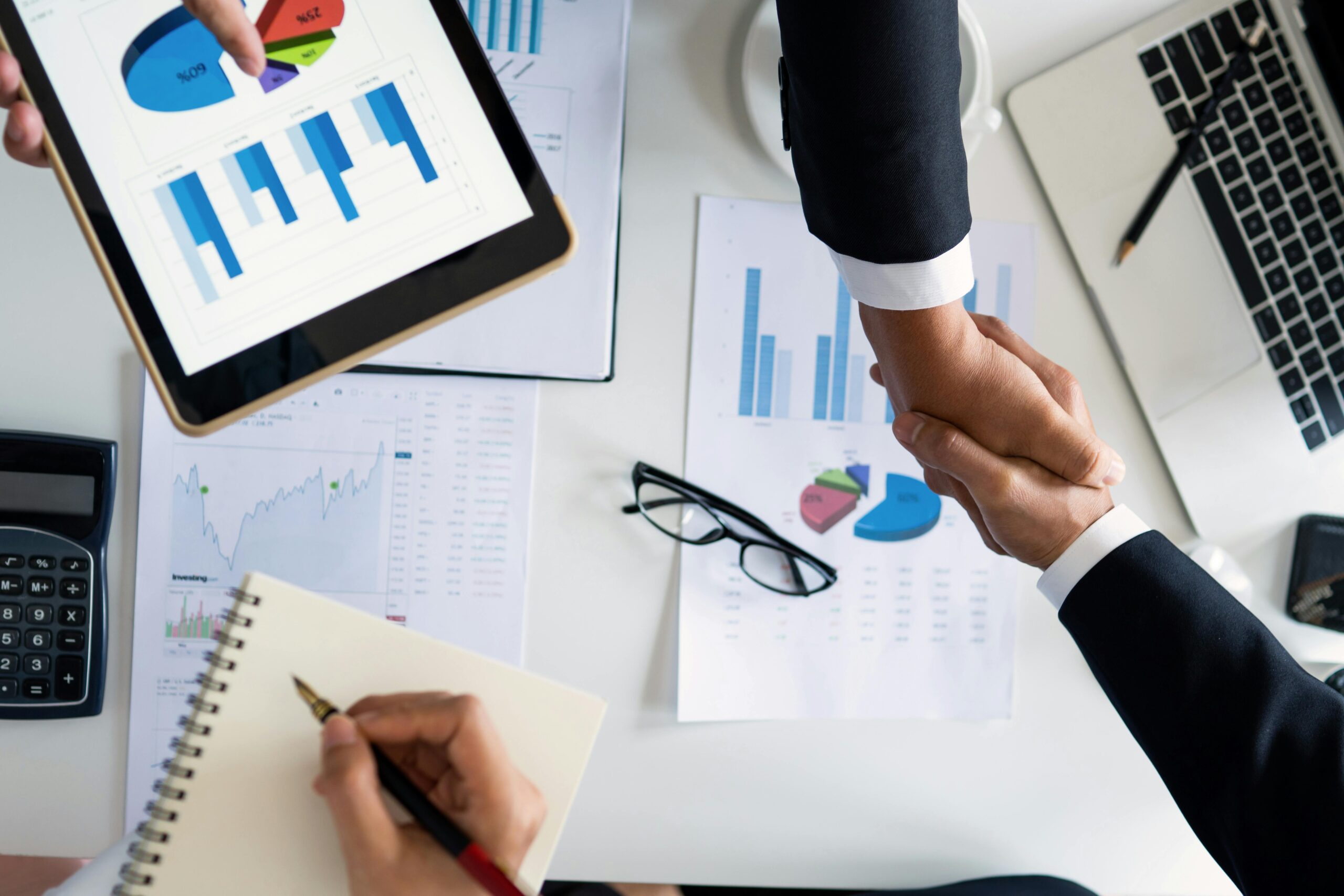 Business Growth Hacks That Increase Revenue Quickly